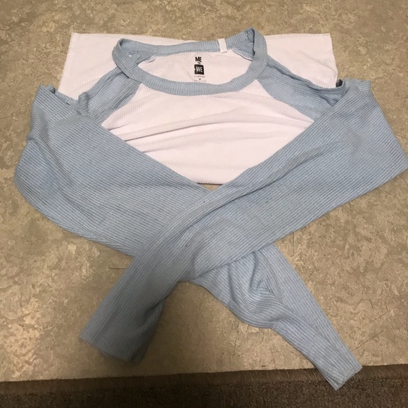 Me to We Tops - Me to We Cold Shoulder Long Sleeve Top Medium